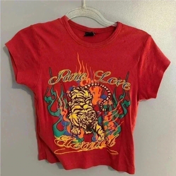 Urban Outfitters Tops - Urban Outfitters Red Tiger Graphic Crop Top